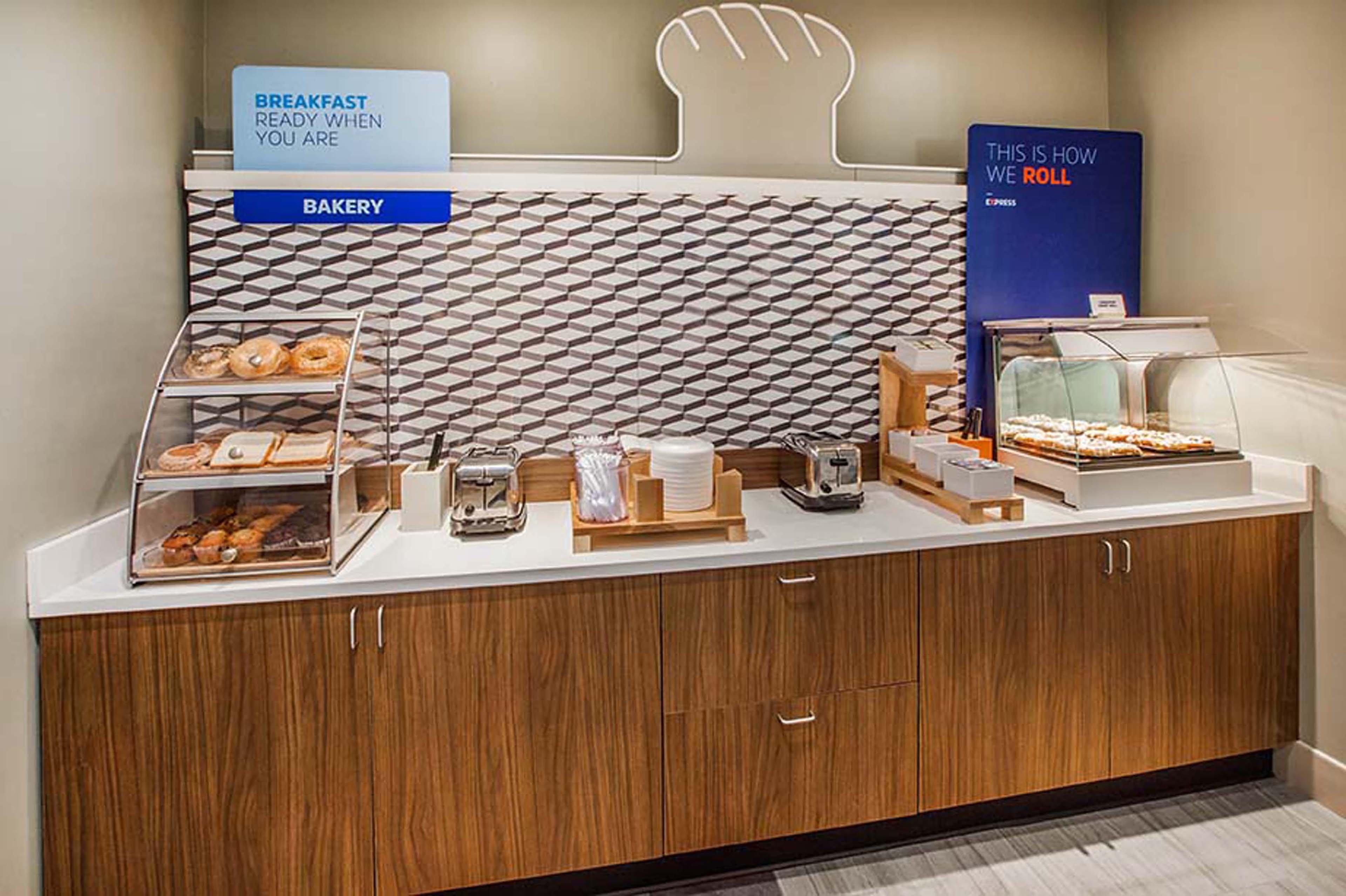 Holiday Inn Express - Indiana By Ihg Екстериор снимка